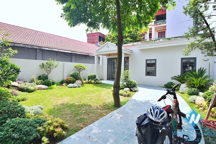 Green and modern 02 bedrooms house for rent in Tay Ho, Ha Noi